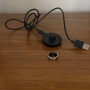 Oura Ring size 5 1/2 & charger